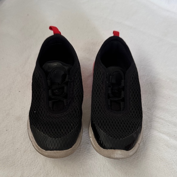 Nike Black and Red Slip-On Sneakers 10C - Picture 1 of 5